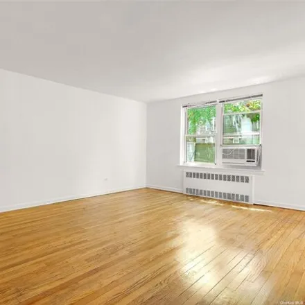 Image 5 - 66-40 108th St Unit 1D, Forest Hills, New York, 11375 - Apartment for sale