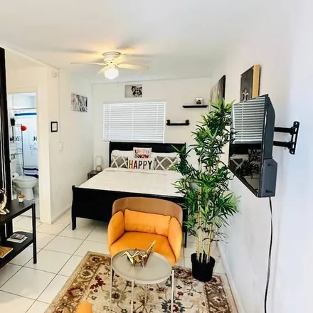 Image 1 - Hollywood, FL - Apartment for rent
