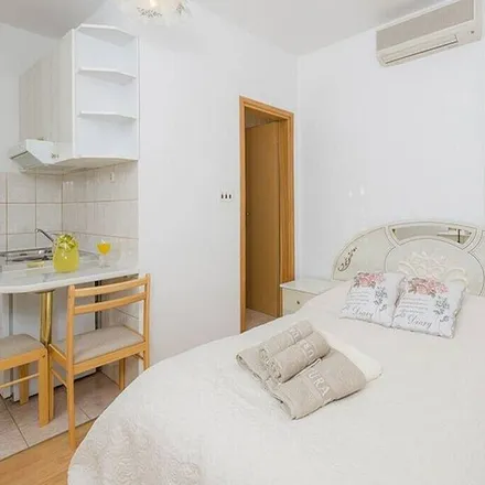Image 5 - 21312, Croatia - Apartment for rent