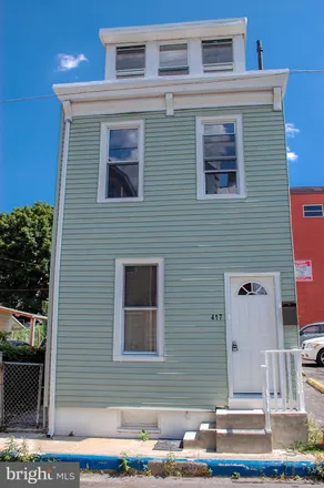 Image 3 - 417 Locust Street, Reading, PA 19604, USA - House for sale