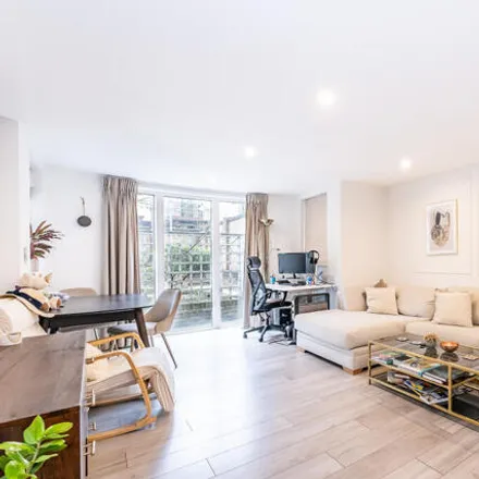 Image 1 - Elm Court, Admiral Walk, London, W9 3TZ, United Kingdom - Apartment for sale