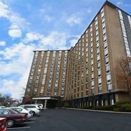 Buy this 1 bed condo on 28 Renaissance Place in Palatine, IL 60067