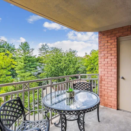 Buy this 1 bed condo on The Chase at Bethesda in 7500 Woodmont Avenue, Bethesda