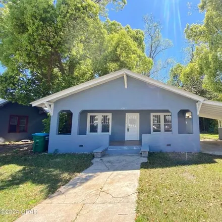 Buy this 3 bed house on 4359 Deering Street in Marianna, FL 32446