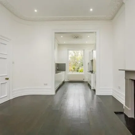Image 5 - Grove Park Terrace, Strand-on-the-Green, London, W4 3QE, United Kingdom - Townhouse for rent
