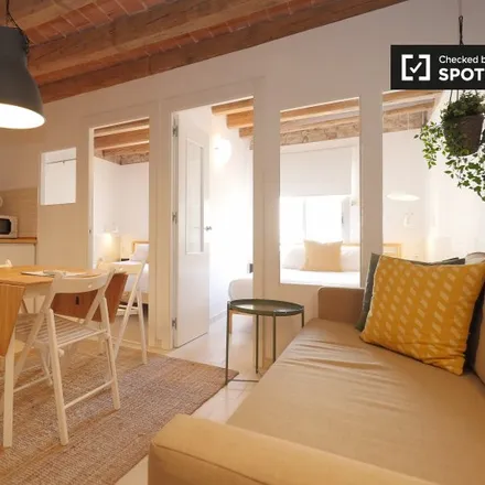 Rent this 2 bed apartment on Comunistes de Catalunya in Avinguda del Portal de l'Àngel, 42