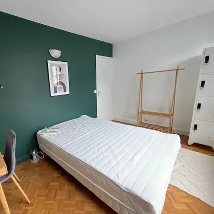 Rent this 1 bed room on 80 Rue Lecourbe in 75015 Paris, France