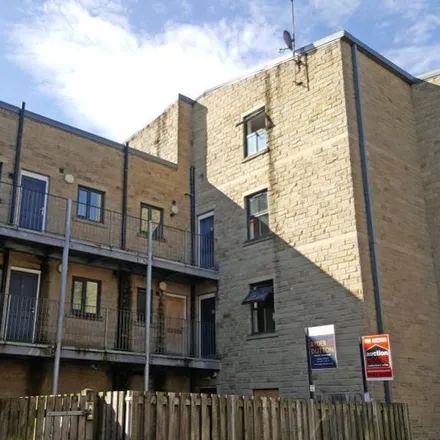 Image 1 - Sunderland Street, Woolshops, Halifax, HX1 5AF, United Kingdom - Apartment for rent