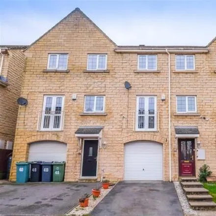 Buy this 3 bed townhouse on Prospect Road in Longwood, HD3 4UP