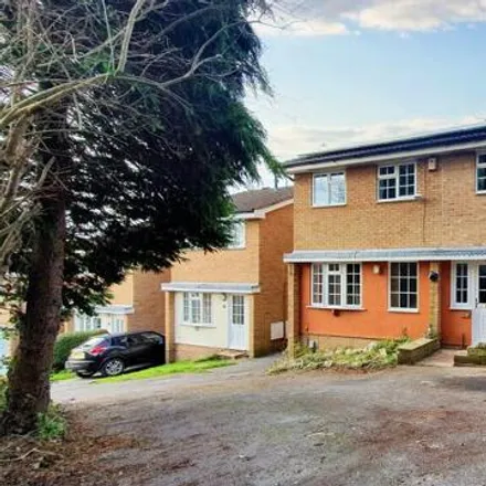Rent this 4 bed house on Ventnor Close in Swindon, SN25 3HN