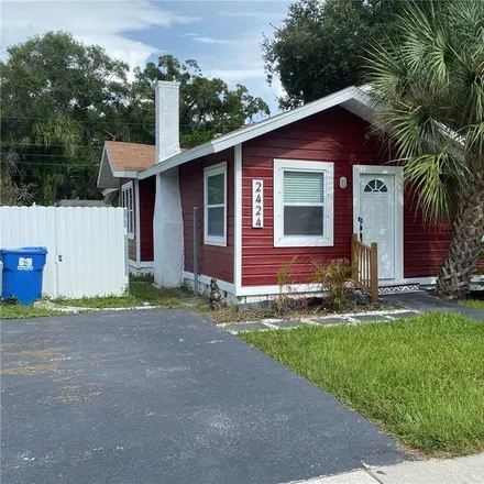 Image 2 - 2424 11th Street South, Saint Petersburg, FL 33705, USA - House for rent
