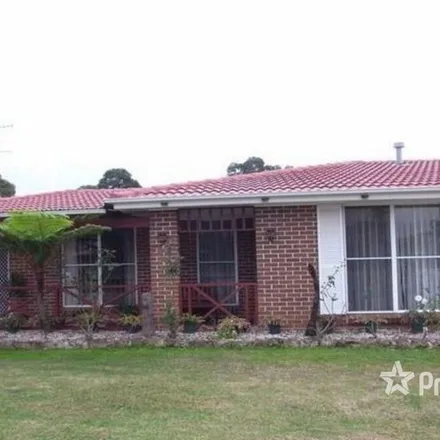 Rent this 3 bed duplex on Wraysbury Place in Oakhurst NSW 2761, Australia
