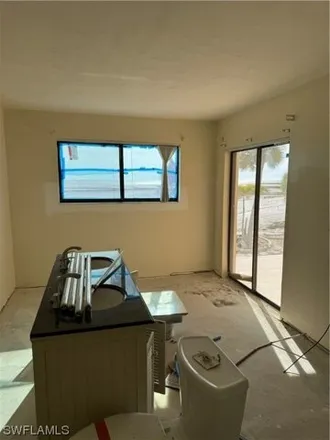 Image 1 - Castle Beach, Estero Boulevard, Fort Myers Beach, Lee County, FL 33931, USA - Condo for sale