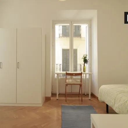 Rent this 7 bed room on Madrid in Tirso de Molina, Calle de la Espada