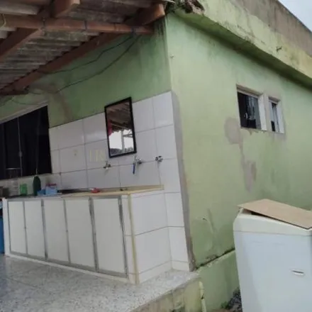Buy this 2 bed house on Rua Vinte e Dois in Ribeirão das Neves - MG, 35740