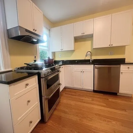 Image 3 - 112 Franklin Street, Brookline, MA 02445, USA - Apartment for rent