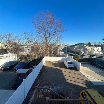Image 3 - 41 Humphrey Avenue, Bergen Point, Bayonne, NJ 07002, USA - Apartment for rent