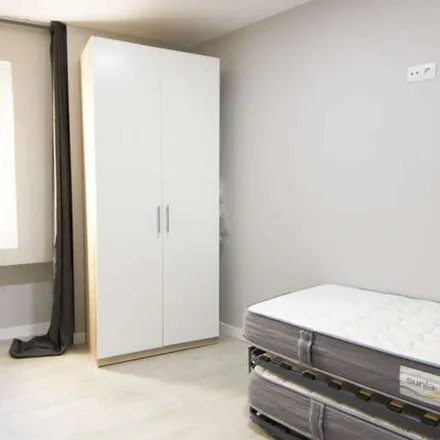 Image 3 - Madrid, Doner Kebap, Cuesta de San Vicente, 28008 Madrid - Apartment for rent