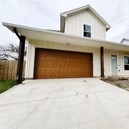 Rent this 4 bed house on 973 Switzer Street in Granbury, TX 76048