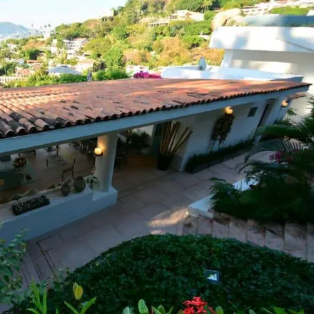 Buy this studio house on Calle Tabachines in Fraccionamiento Brisamar, 39300 Acapulco