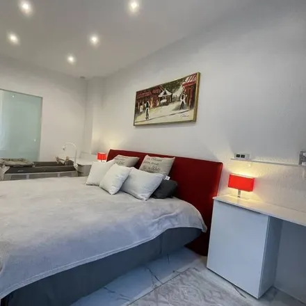 Rent this 1 bed apartment on Idar-Oberstein in Bahnhofstraße, 55743 Idar-Oberstein