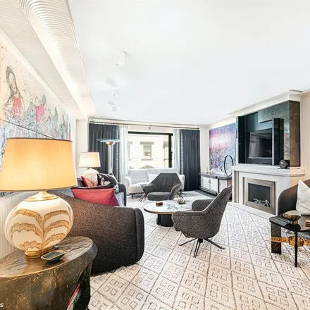 Image 2 - 50 EAST 79TH STREET 5E in New York - Apartment for sale