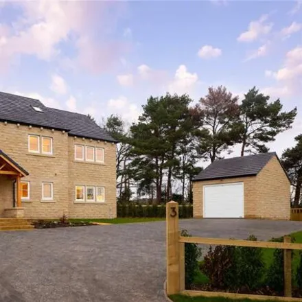 Buy this 6 bed house on Hawthorn House Farm in Weeton Lane, Leeds