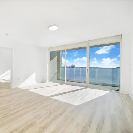 Image 3 - Saint Louis, 800 Claughton Island Drive, Miami, FL 33131, USA - Condo for rent