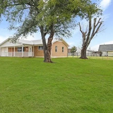 Image 2 - 186 Marlin Street, McDade, Bastrop County, TX 78650, USA - House for sale