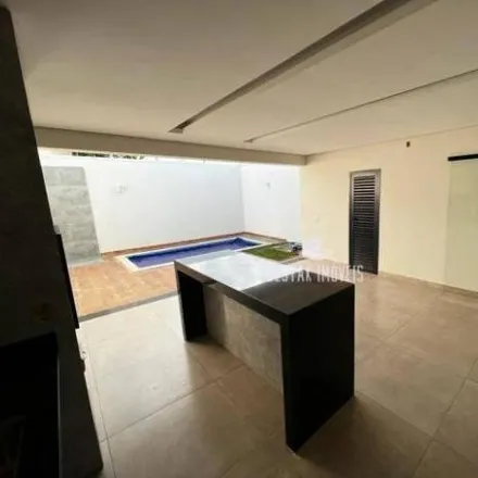 Buy this 3 bed house on Rua Abaeté in Jardim Karaíba, Uberlândia - MG