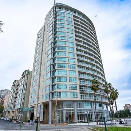 Image 2 - The Essex, 1 Lakeside Drive, Oakland, CA 94612, USA - Condo for sale