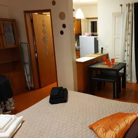 Rent this studio apartment on Coimbra