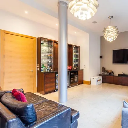 Rent this 2 bed apartment on Goodman's Fields in Leman Street, London