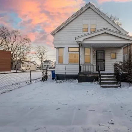 Buy this 2 bed house on 5039 Belmont Street in Hamtramck, MI 48212
