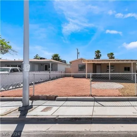 Buy this 3 bed house on 215 North 21st Street in Las Vegas, NV 89101