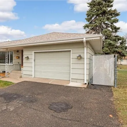 Image 2 - 7142 Grimes Avenue North, Brooklyn Center, MN 55429, USA - House for sale