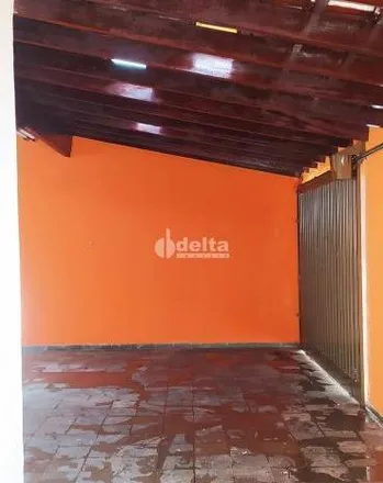Buy this 3 bed house on Rua Ferrador in Morumbi, Uberlândia - MG