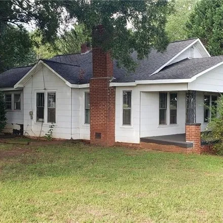 Buy this 2 bed house on 2720 Newton Drive in Statesville, NC 28677