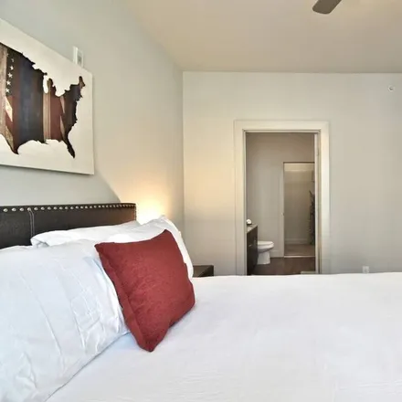 Rent this 1 bed condo on Dallas