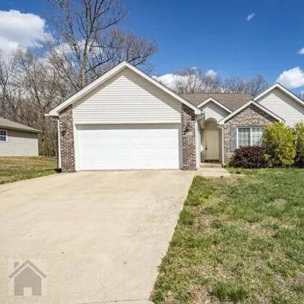 Buy this 3 bed house on 235 Settlers Pass in Waynesville, MO 65583
