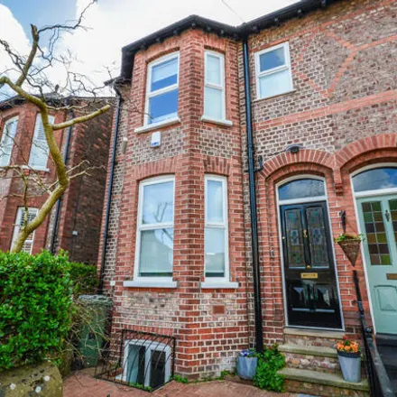 Buy this 3 bed townhouse on Elm Road in Altrincham, WA15 9QW