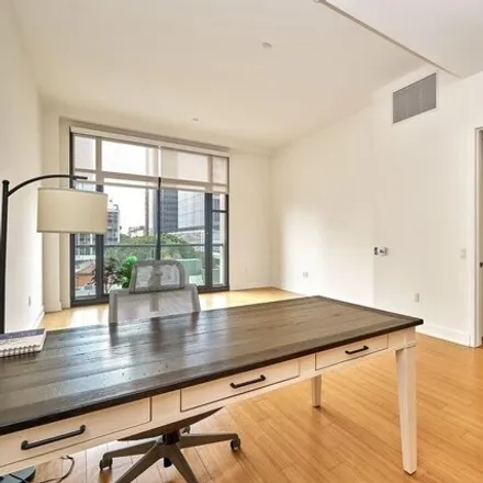 Image 6 - 3223 West 6th Street, Los Angeles, CA 90020, USA - Condo for sale