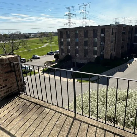 Image 9 - 601 West Huntington Commons Road, Mount Prospect, IL 60056, USA - Apartment for rent