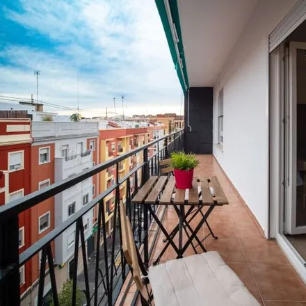 Image 8 - Pannes, Carrer de Vicent Brull, 46011 Valencia, Spain - Apartment for rent