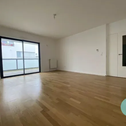 Rent this 3 bed apartment on Rue des Tuileries in 51100 Reims, France