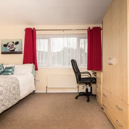 Image 1 - Tennyson Avenue, Canterbury, CT1 1EL, United Kingdom - Apartment for rent