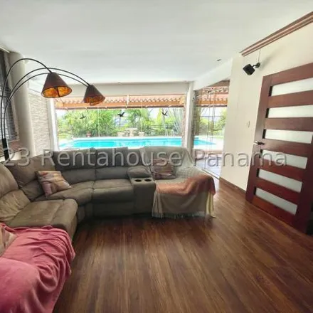 Buy this 5 bed house on Calle 37 vista verde in Distrito San Miguelito, Panama City