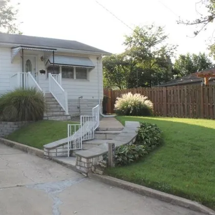 Rent this 2 bed house on 3863 Wabash Avenue in St. Louis, MO 63109