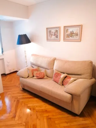 Rent this 2 bed apartment on Eseteveinte in Calle Santa Teresa de Jesús, 20