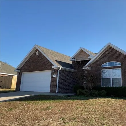 Rent this 3 bed house on 1284 North Cannondale Drive in Fayetteville, AR 72704